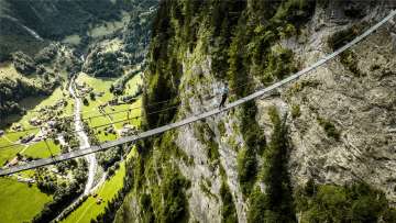 Only for those with a head for heights: This suspension bridge is the hallmark of the Mürren-Gimmelwald via ferrata.