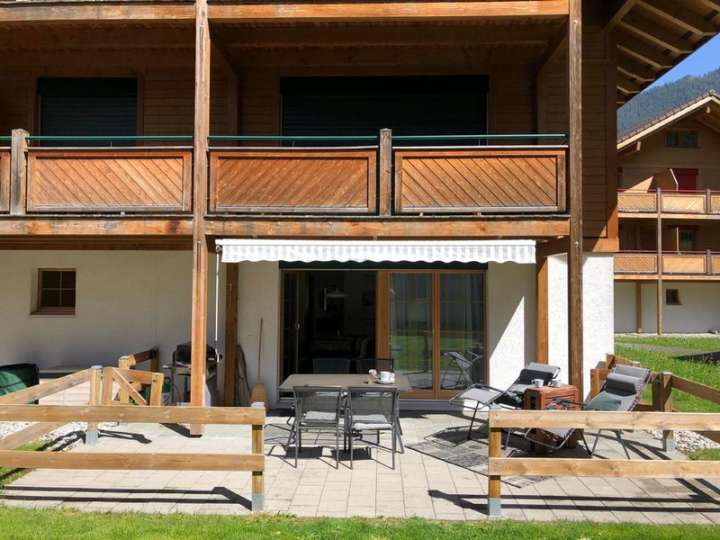 Clean, Cosy with a covered Terrace