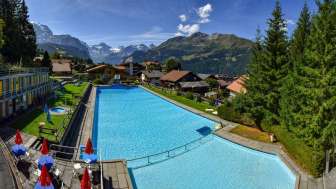 Wengen outdoor pool