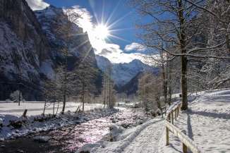 Winter in the Lauterbrunnen Valley: The Lütschine River in Lauterbrunnen.